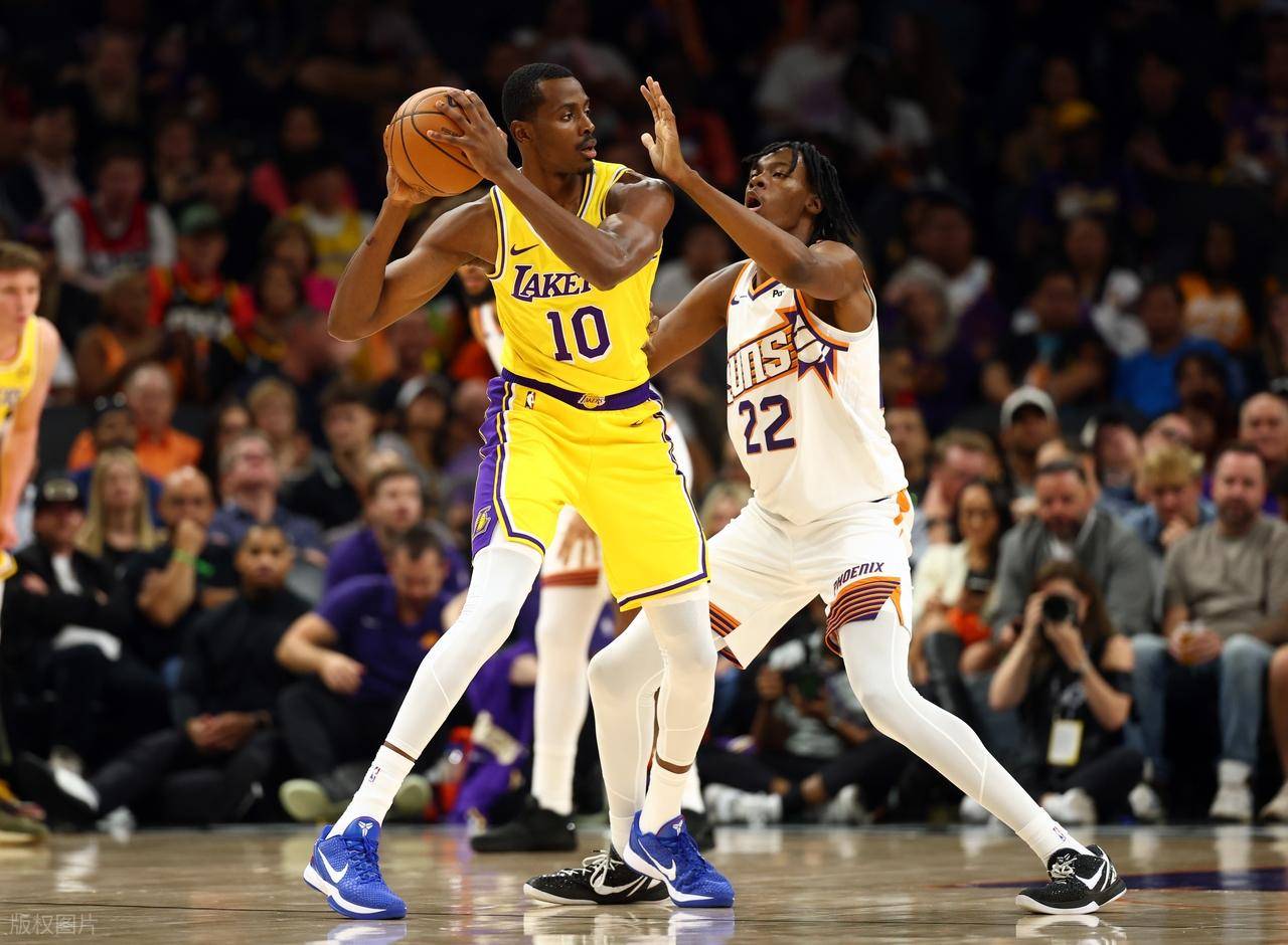 问鼎娱乐-巴特勒重返赛场，重返赛场首场状态出色，湖人观众沸腾！热度持续攀升的简单介绍