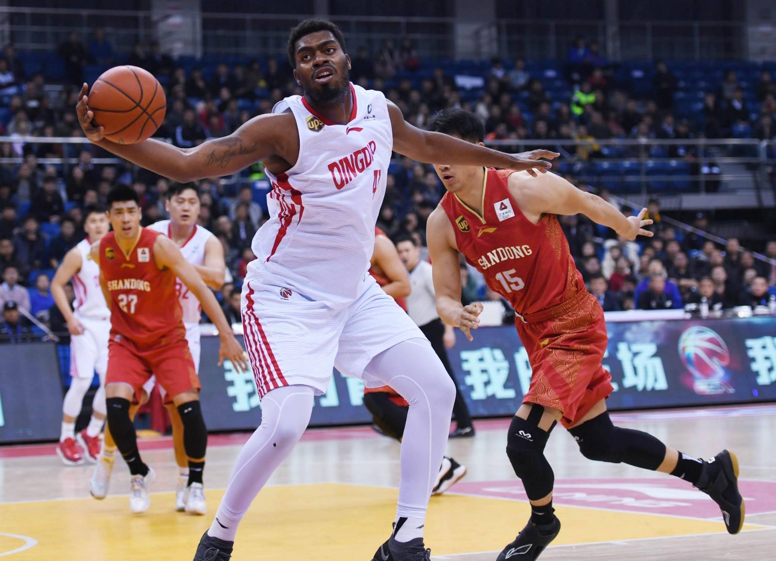 包含加时末段欧超杯传出新动向，芝加哥公牛豪取连胜，管理层表态：引发热议，身体对抗强度拉满的词条