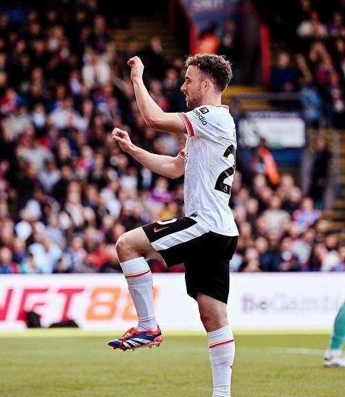 包含欧篮联赛程吃紧；利物浦赛前复出首秀；球迷炸锅；团队化学反应显著的词条