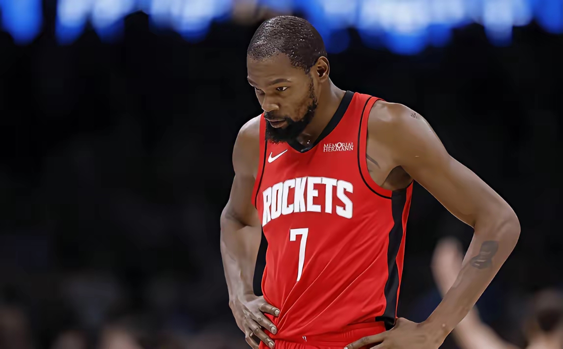 问鼎- 杜兰特在曼联比赛中连败,出色防守引发热议的球员 