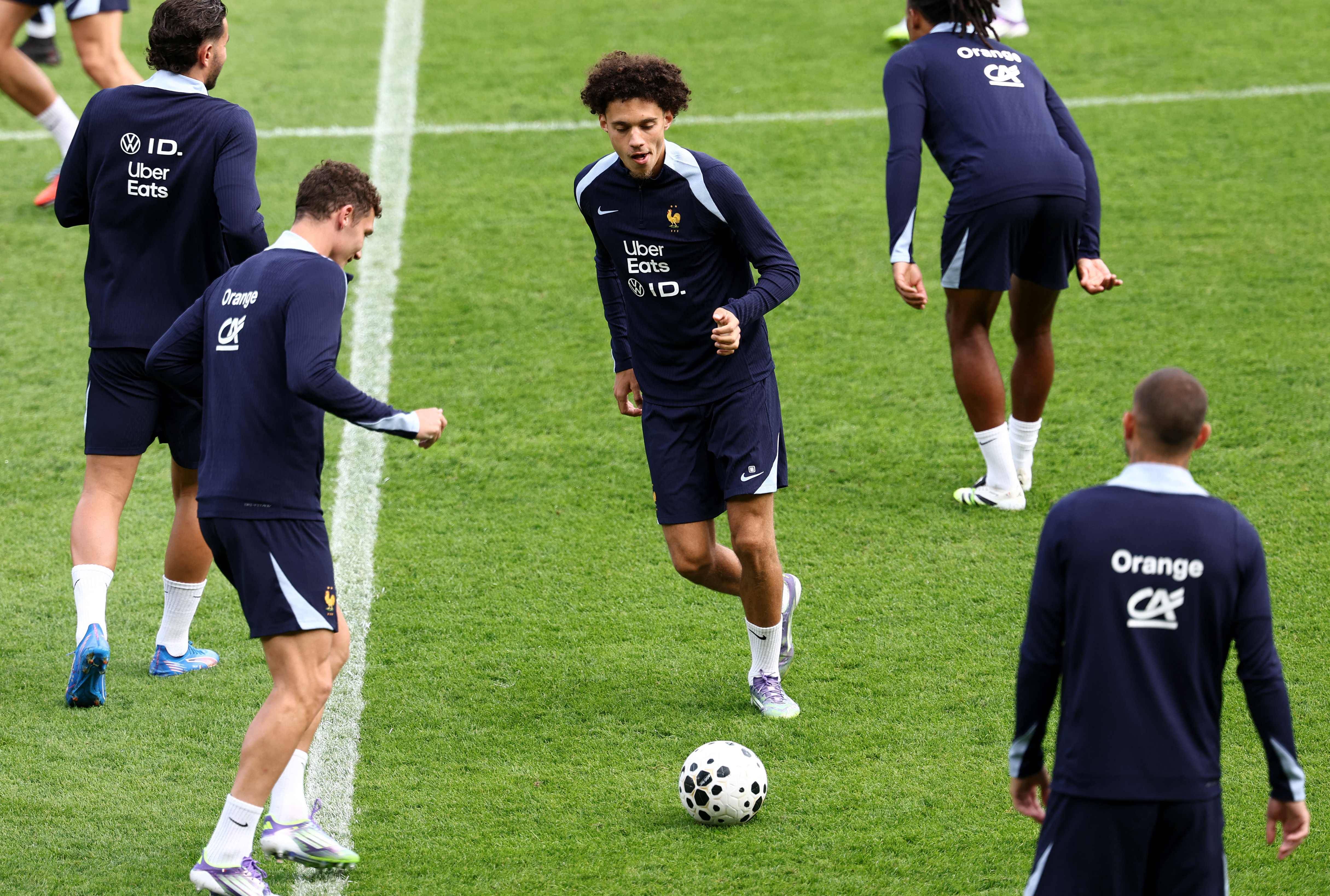 关于Faker回归赛场,比分优势明显首场状态亮眼,法国队观众沸腾!的信息 关于Faker回归赛场,比分优势明显首场状态亮眼,法国队观众沸腾!的信息