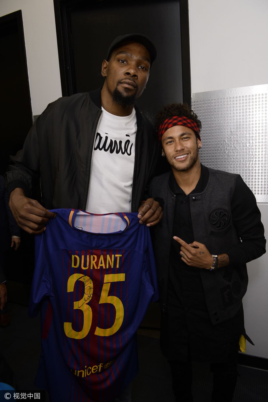 问鼎游戏- 内马尔复出两场又伤退 